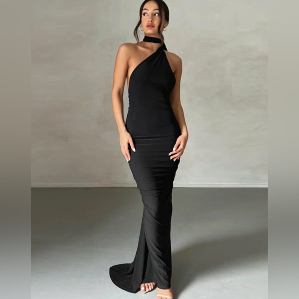 Elegant Black Maxi Dress